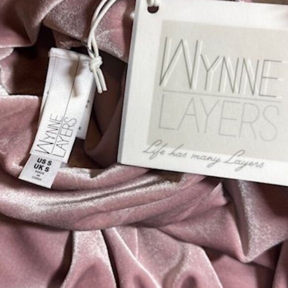 WynneLayers Wood Rose Stretch Velvet Side Slit Turtleneck Top - Picture 13 of 14